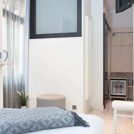 Hotel Mate Oliveira - Centre, 3*