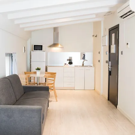 Mate Oliveira - Centre, 3*