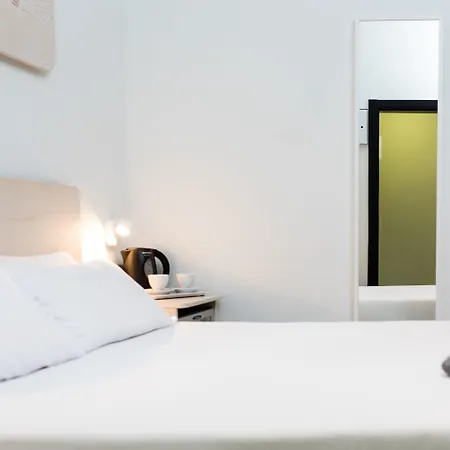 Mate Oliveira - Centre, 3* فالنسيا