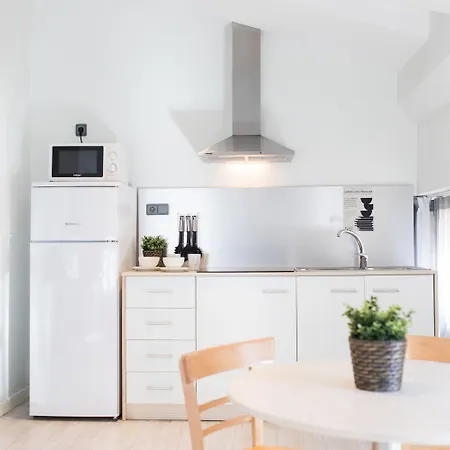 Mate Oliveira - Centre, 3* فالنسيا