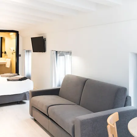 Mate Oliveira - Centre, 3*