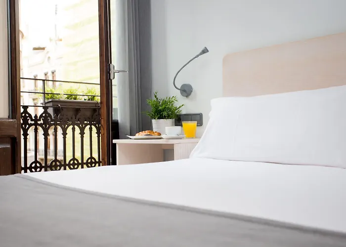 Mate Oliveira - Centre, Отель Валенсия