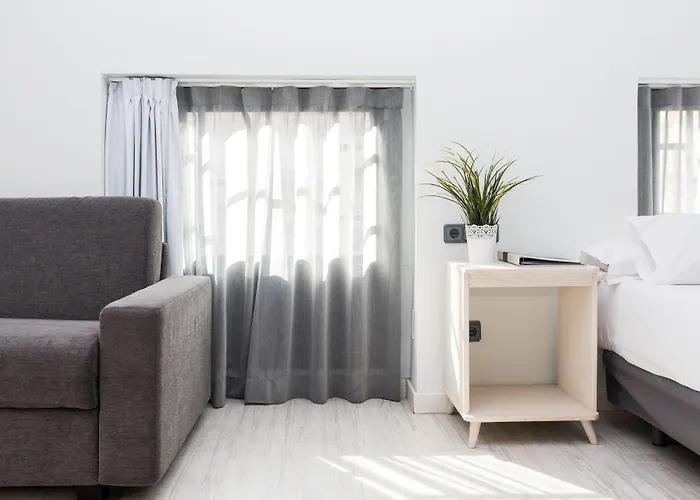 Mate Oliveira - Centre, Отель Валенсия