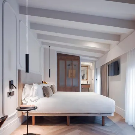 Hotel Mate Oliveira - Centre,