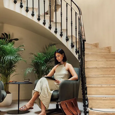 Mate Oliveira - Centre, 3* Valência